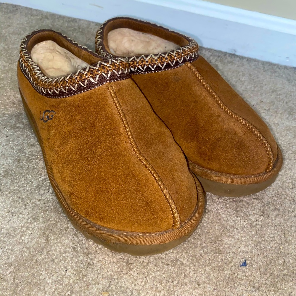 Tan Ugg’s